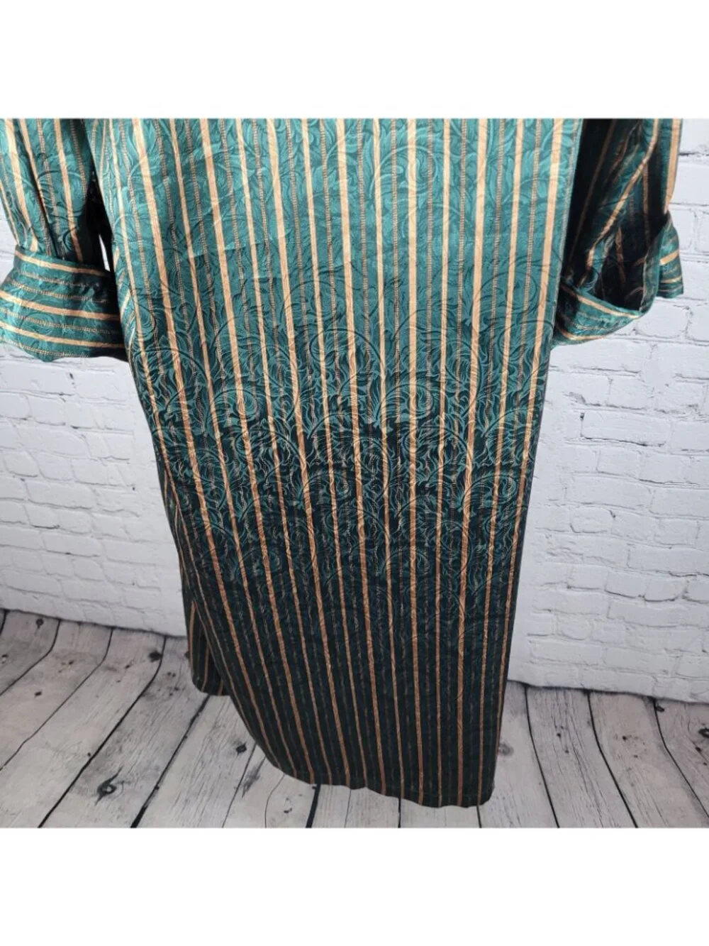 Victoria's Secret Green Satin Lightweight Pockets Long Sleeve Robe Size XS/S